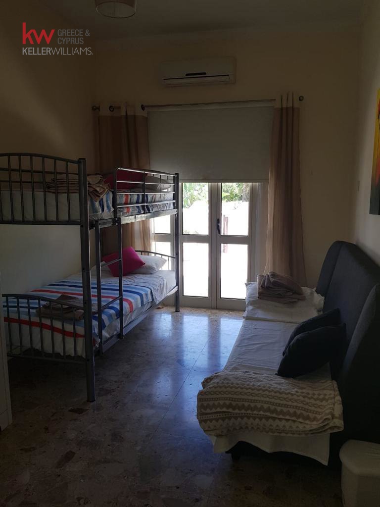 5 bedrooms Townhouse in Kiti, Larnaka, Cyprus No. 40029
