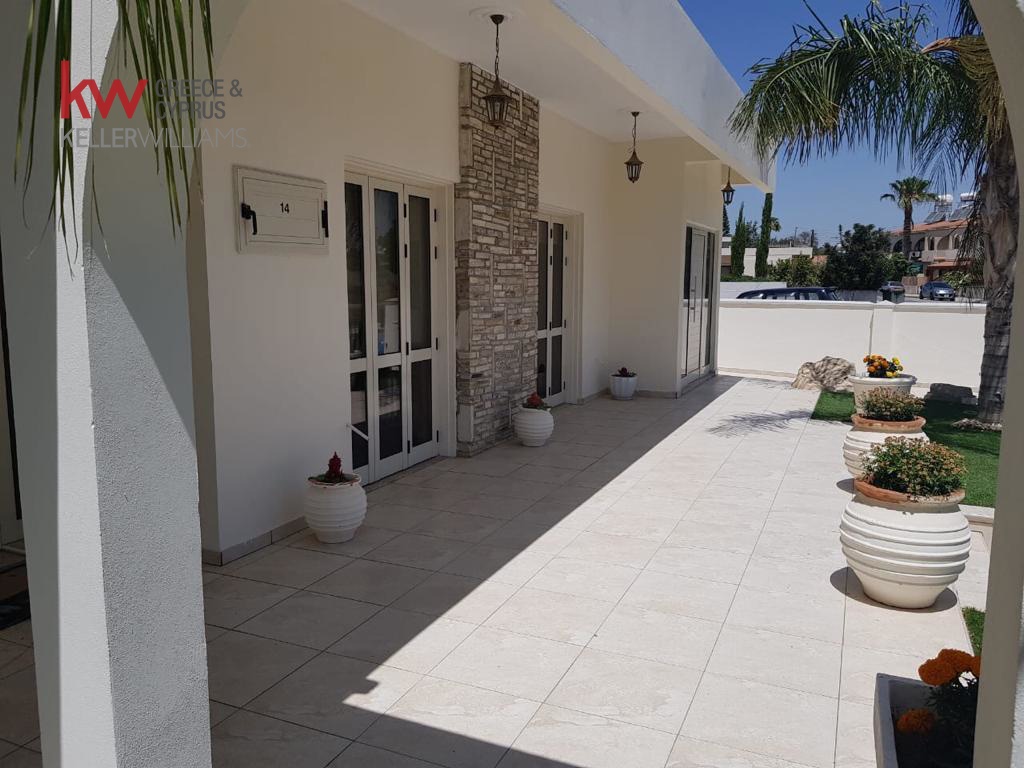 5 bedrooms Townhouse in Kiti, Larnaka, Cyprus No. 40029