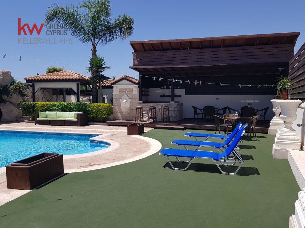 5 bedrooms Townhouse in Kiti, Larnaka, Cyprus No. 40029