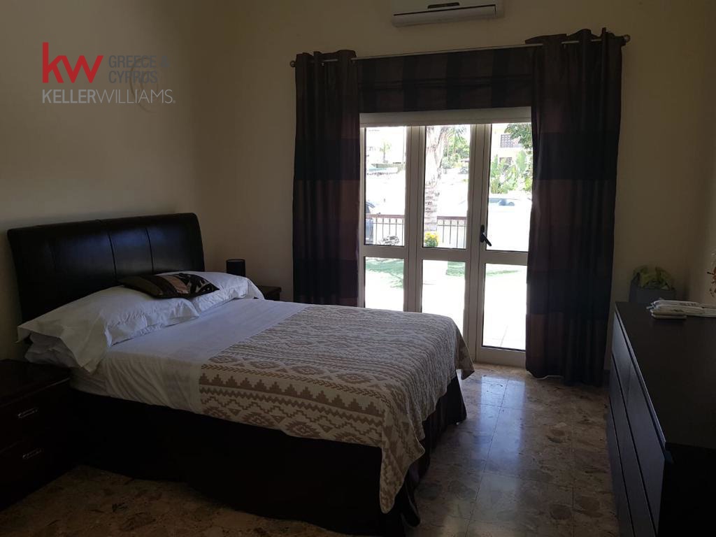 5 bedrooms Townhouse in Kiti, Larnaka, Cyprus No. 40029