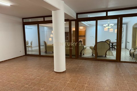 6 dormitorios Villa en Agios Tychonas, Limassol,  No. 55950 11