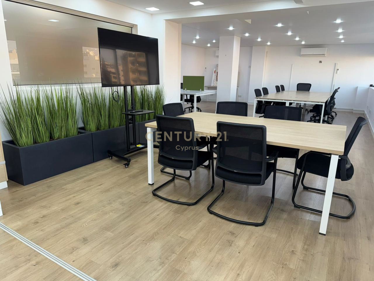 200m2 Oficina en Limassol, Chipre No. 54234