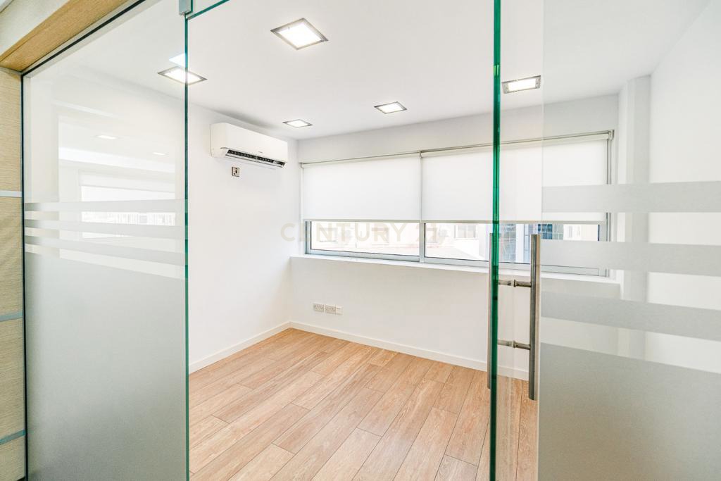 200m2 Oficina en Limassol, Chipre No. 54234