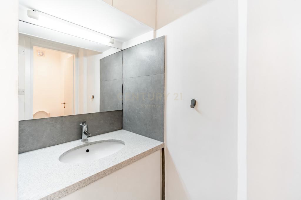 200m2 Oficina en Limassol, Chipre No. 54234