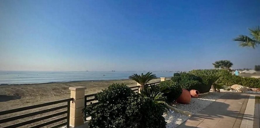 4 bedrooms Villa in Oroklini, Larnaka,  No. 46200