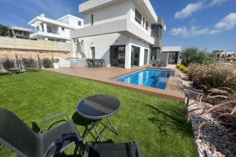 4 chambres Villa à Limassol, No. 46198
