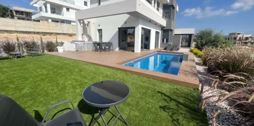 4 chambres Villa à Limassol, No. 46198