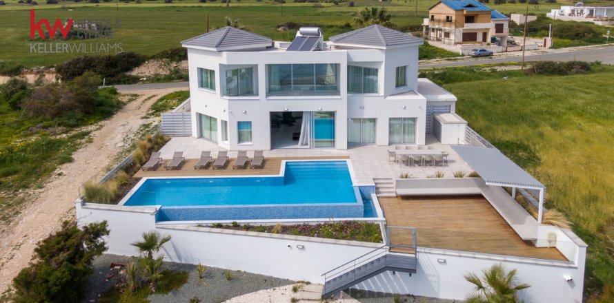 5 bedrooms Villa in Agios Theodoros, Larnaka,  No. 40130