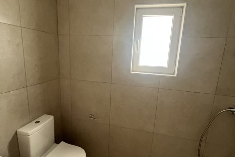 2 bedrooms Apartment in Larnaka,  No. 40131 5