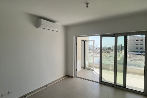 2 bedrooms Apartment in Larnaka,  No. 40131 2