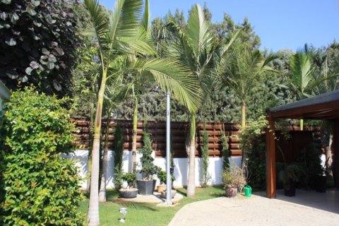 3 bedrooms Villa in Agios Tychonas, Limassol,  No. 37794 6