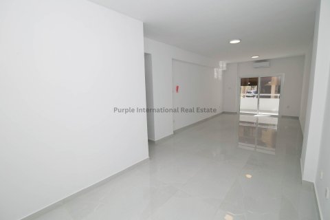 2 bedrooms Apartment in Larnaca, Larnaka, Cyprus No. 37633 5