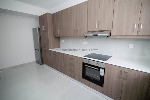 2 bedrooms Apartment in Larnaca, Larnaka, Cyprus No. 37633 8