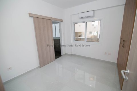 2 bedrooms Apartment in Larnaca, Larnaka, Cyprus No. 37633 9