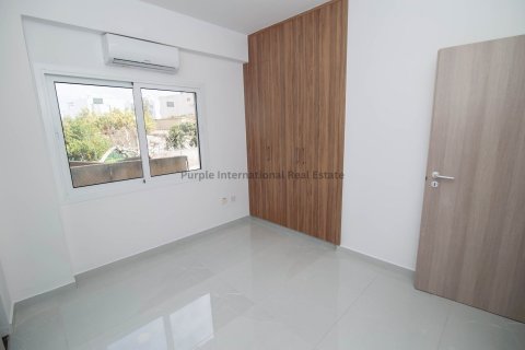 2 bedrooms Apartment in Larnaca, Larnaka, Cyprus No. 37633 10