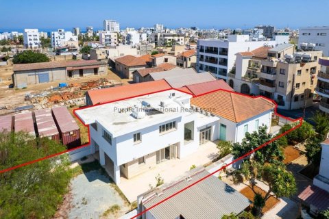4 bedrooms Villa in Larnaka, Cyprus No. 37632 16