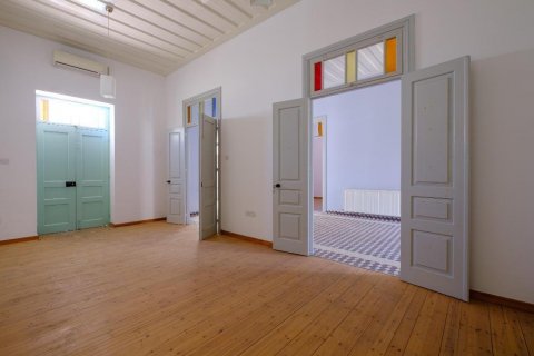 4 bedrooms Villa in Larnaka, Cyprus No. 37632 9