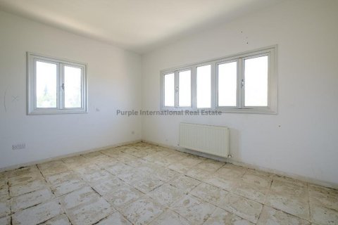 4 bedrooms Villa in Larnaka, Cyprus No. 37632 22