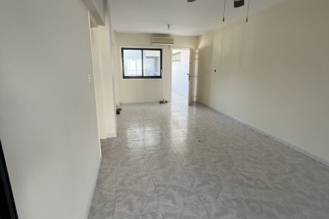 3 bedrooms Apartment in Larnaka,  No. 39818 3