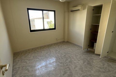 3 bedrooms Apartment in Larnaka,  No. 39818 5