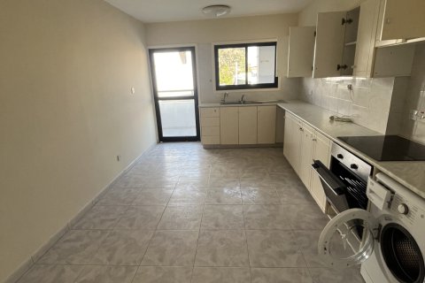 3 bedrooms Apartment in Larnaka,  No. 39818 2