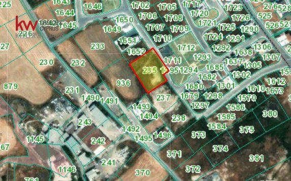 1530m2 Land in Larnaka, Cyprus No. 40041