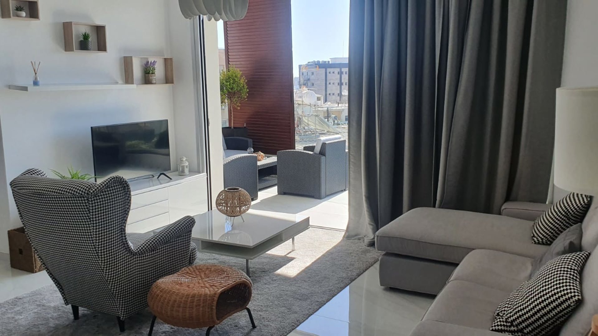 2 bedrooms Apartment in Mesa Geitonia, Limassol, Cyprus No. 28317