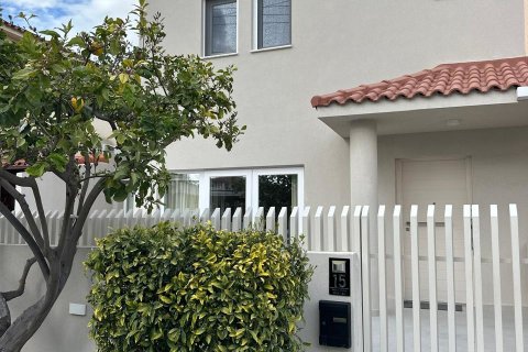 4 bedrooms Townhouse in Larnaka,  No. 51836