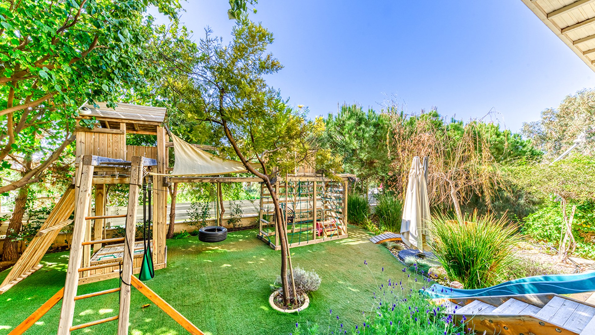 5 bedrooms Villa in Agios Tychonas, Limassol, Cyprus No. 30245
