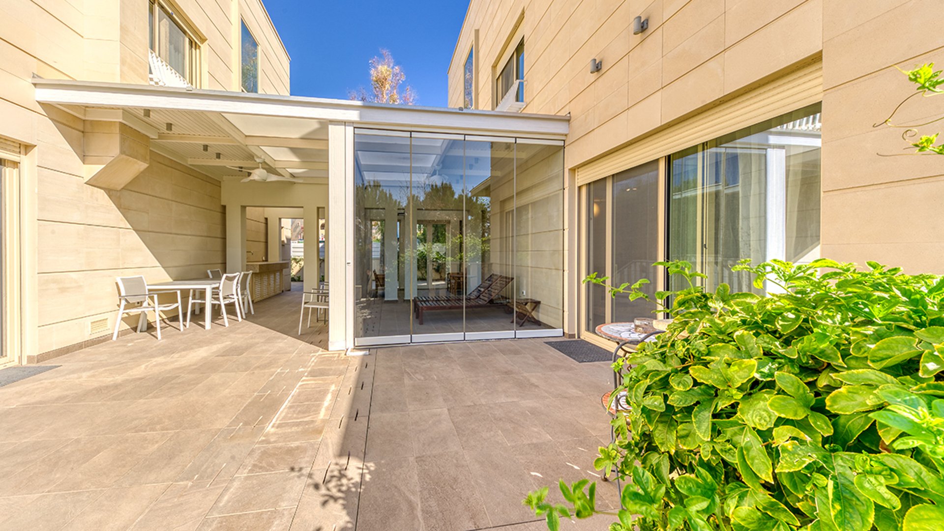 5 bedrooms Villa in Agios Tychonas, Limassol, Cyprus No. 30245