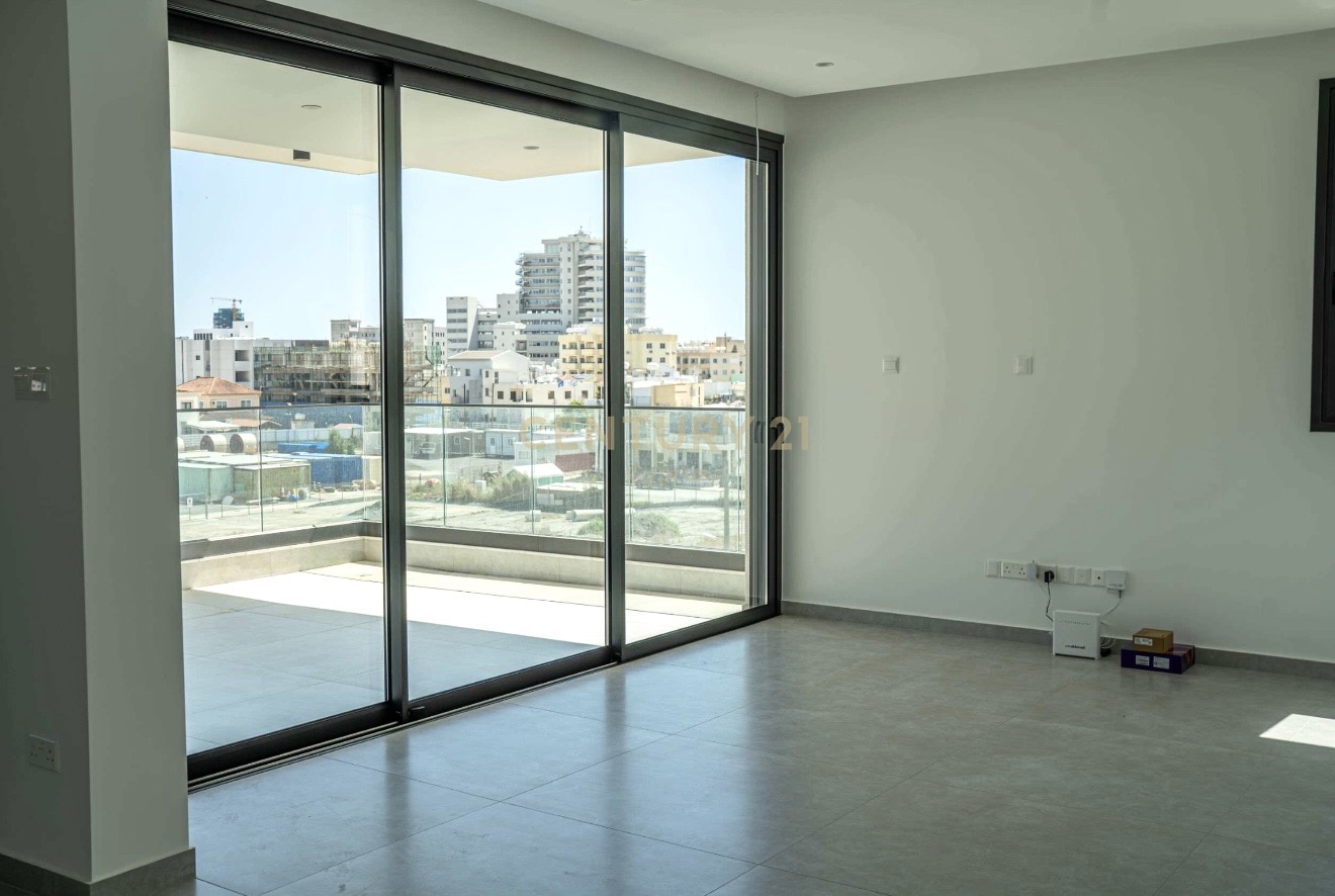 2 bedrooms Apartment in Larnaca, Larnaka, Cyprus No. 53553
