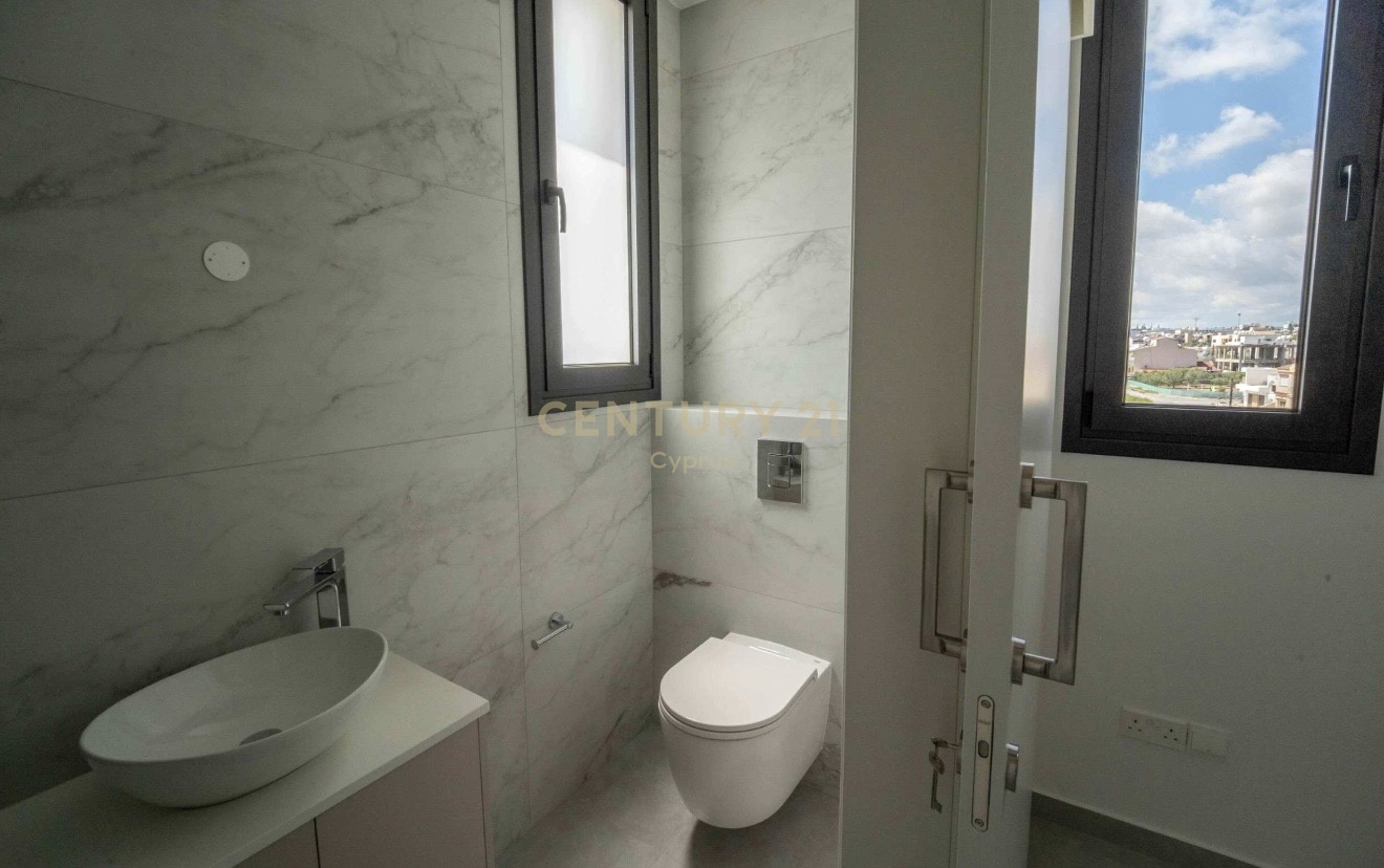 2 bedrooms Apartment in Larnaca, Larnaka, Cyprus No. 53553