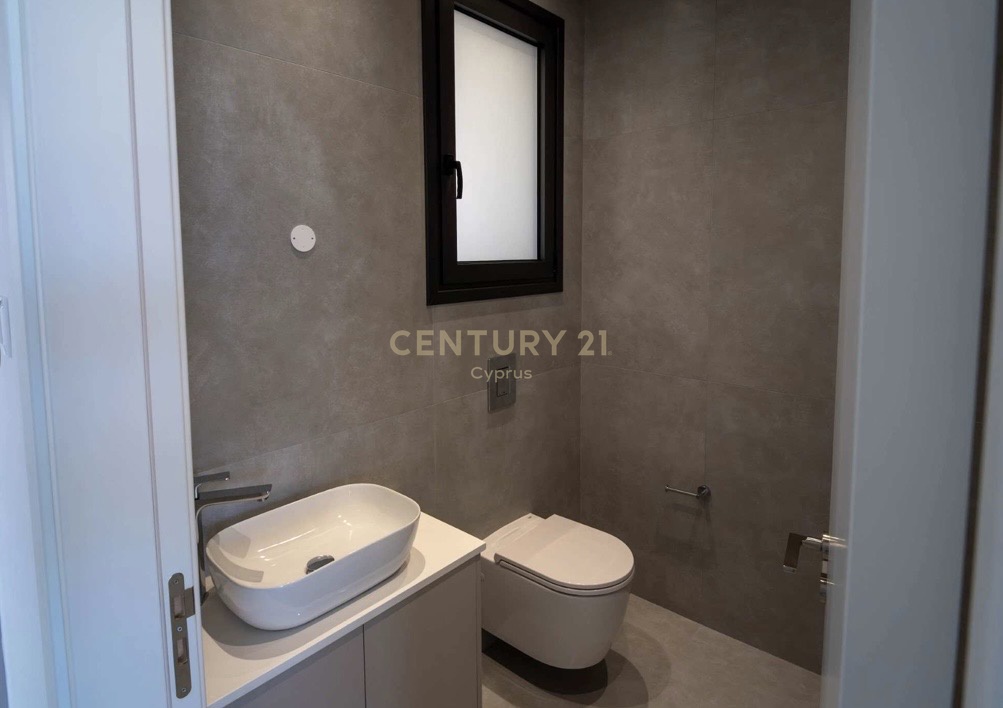2 bedrooms Apartment in Larnaca, Larnaka, Cyprus No. 53553