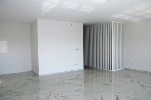 4 dormitorios Apartamento en Limassol,  No. 38323 6