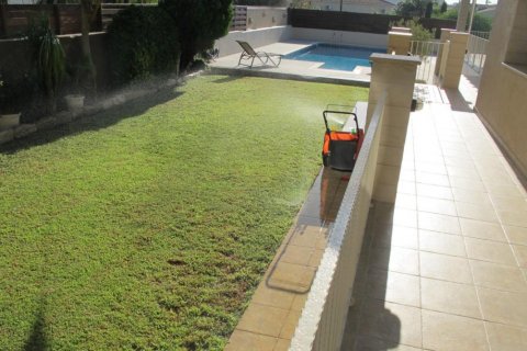 5 bedrooms Villa in Limassol, No. 38320
