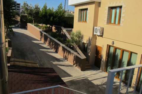 Вилла с 5 спальнями в Лимассол, Лимасол,  № 38320 2