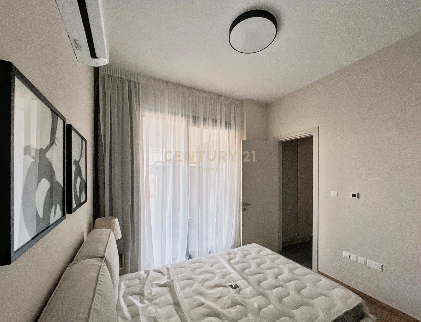 4 bedrooms Villa in Agios Tychonas, Limassol, Cyprus No. 55192