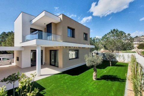 3 dormitorios Villa en Agios Tychonas, Limassol,  No. 55192