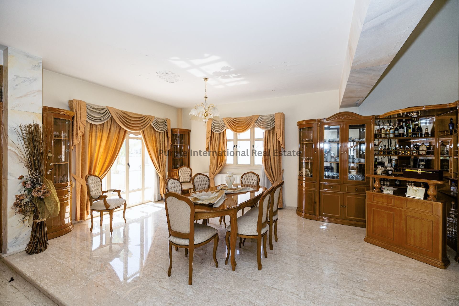4 dormitorios Villa en Aradippou, Larnaka, Chipre No. 35296
