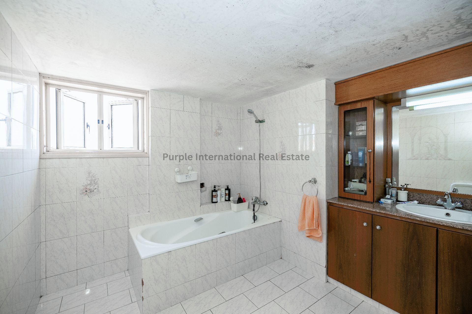 4 dormitorios Villa en Aradippou, Larnaka, Chipre No. 35296