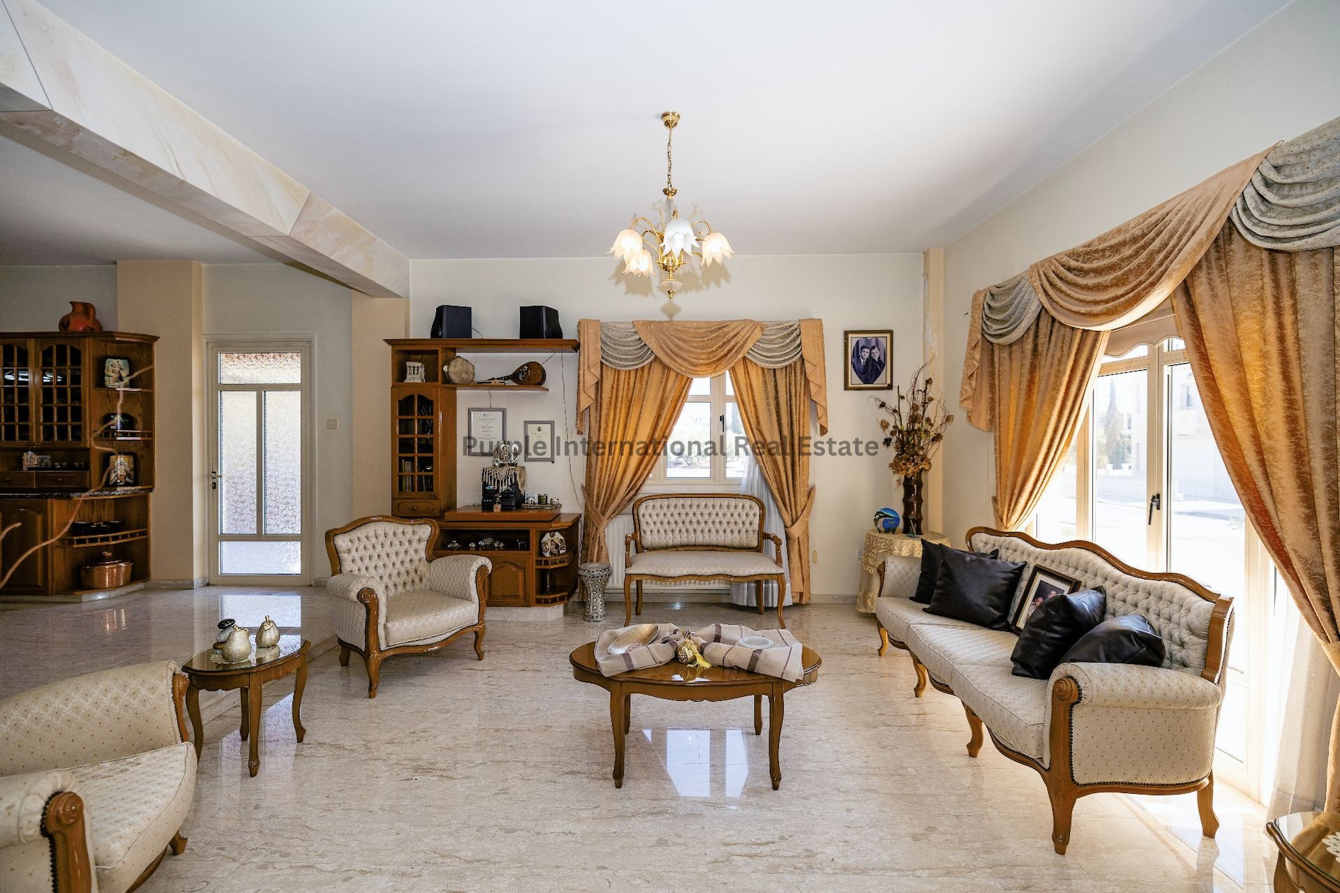 4 dormitorios Villa en Aradippou, Larnaka, Chipre No. 35296