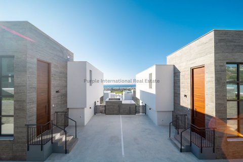 3 bedrooms Villa in Chloraka, Paphos, Cyprus No. 37582 5