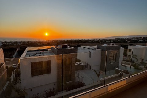 3 bedrooms Villa in Chloraka, Paphos, Cyprus No. 37582 4