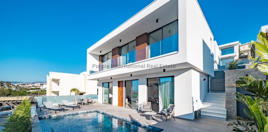 3 bedrooms Villa in Chloraka, Paphos, Cyprus No. 37580