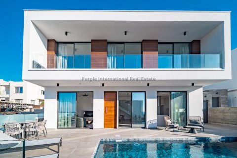 3 bedrooms Villa in Chloraka, Paphos, Cyprus No. 37580 7