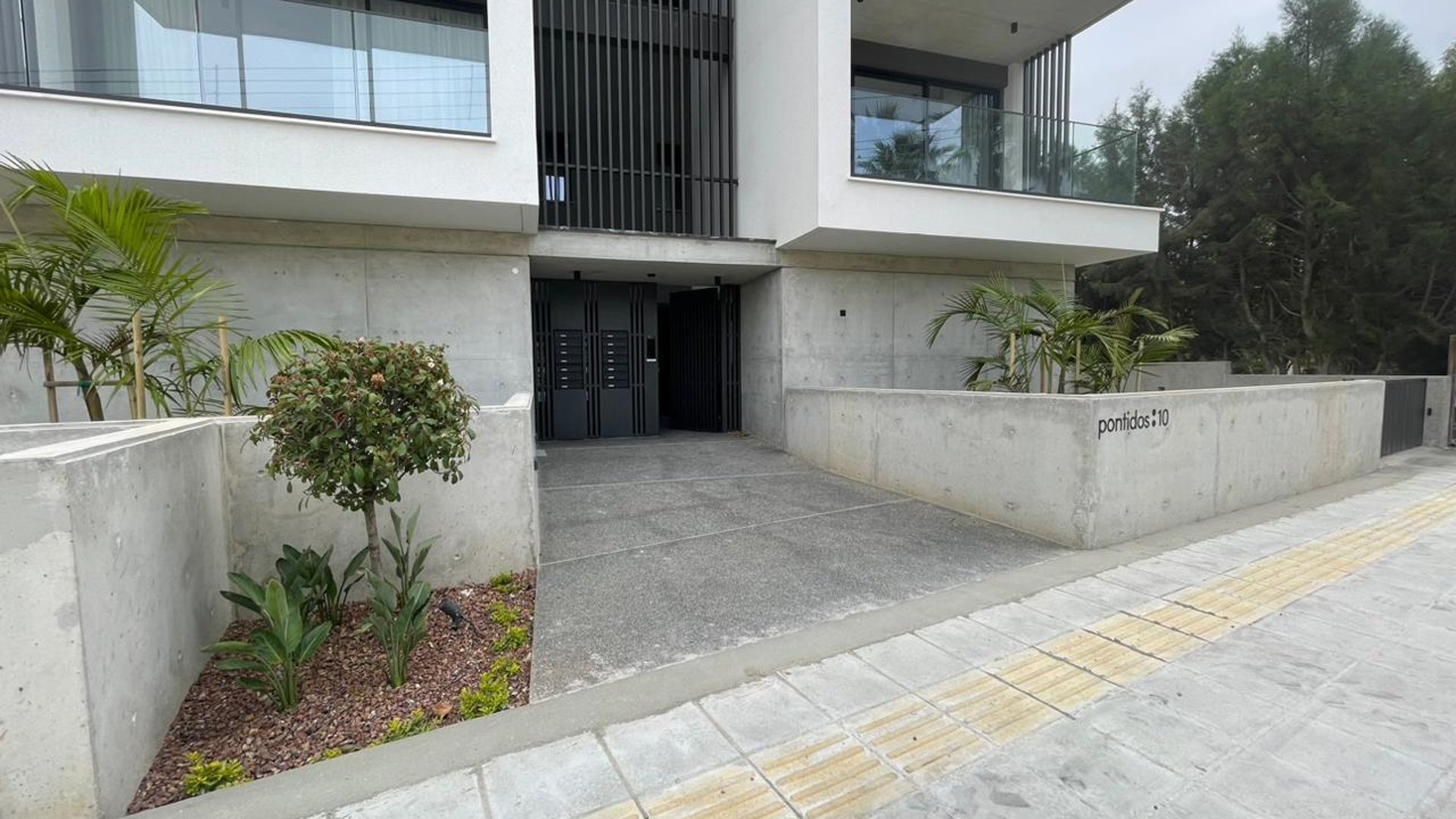1 bedroom Apartment in Agios Athanasios, Limassol, Cyprus No. 30843