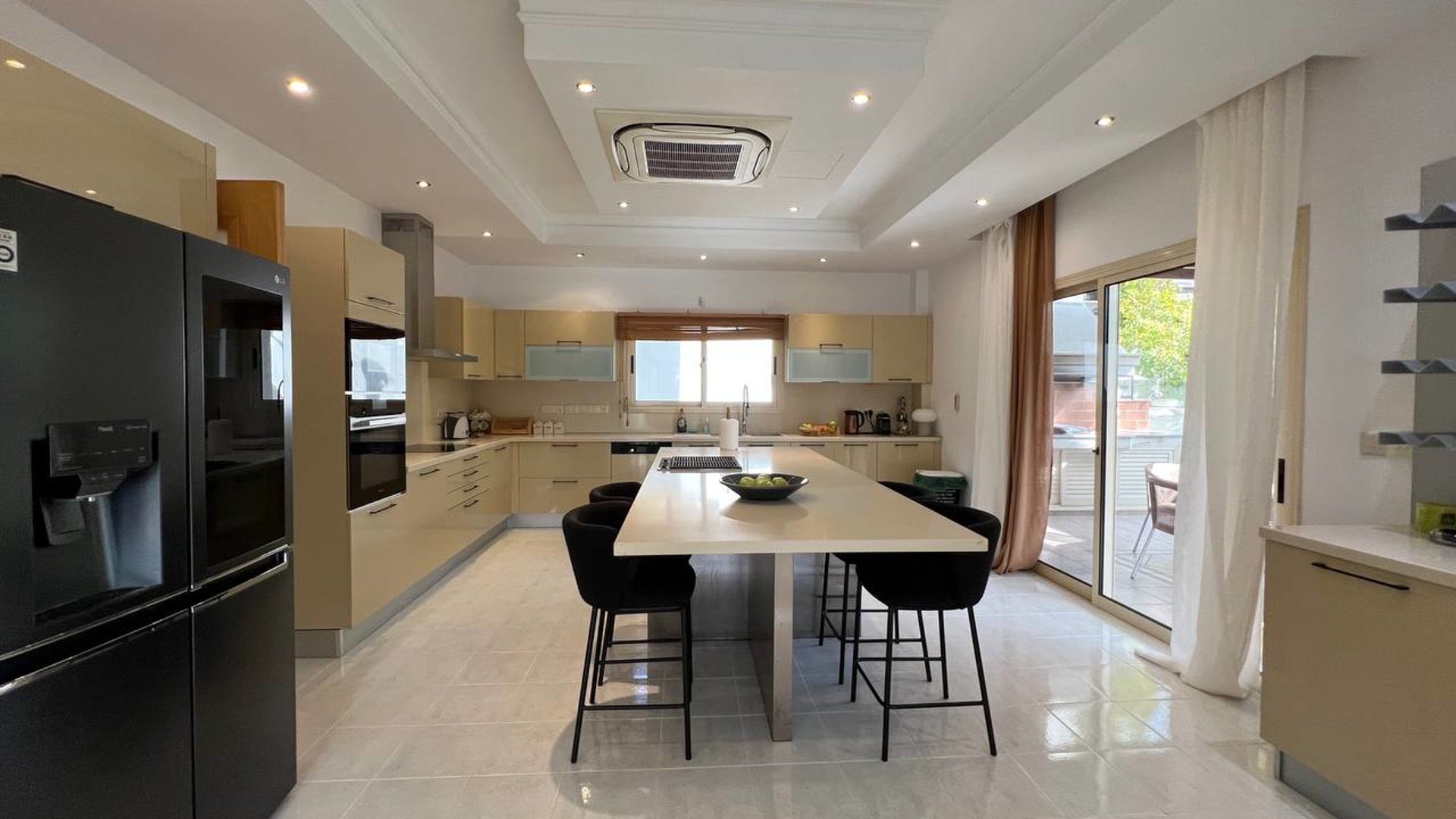 4 bedrooms Villa in Limassol, Cyprus No. 30841