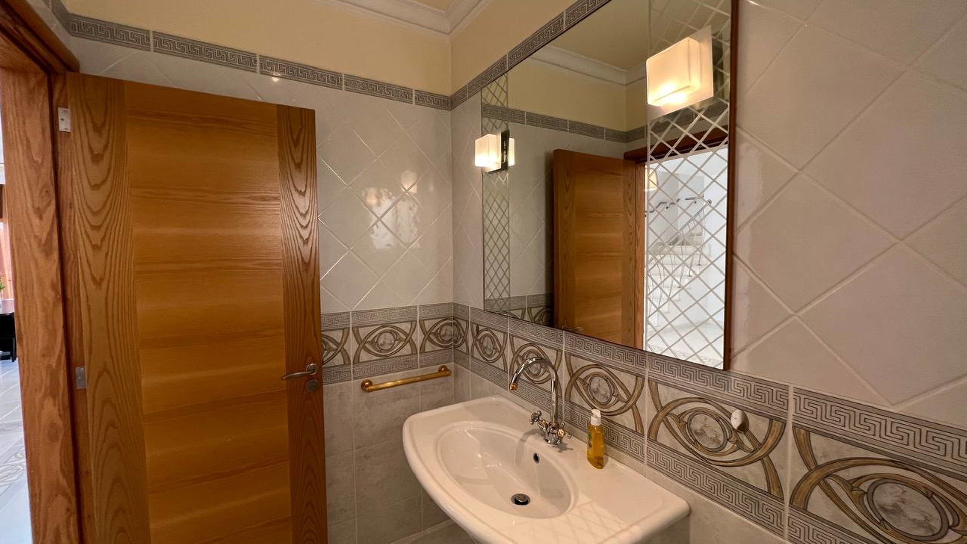 4 bedrooms Villa in Limassol, Cyprus No. 30841