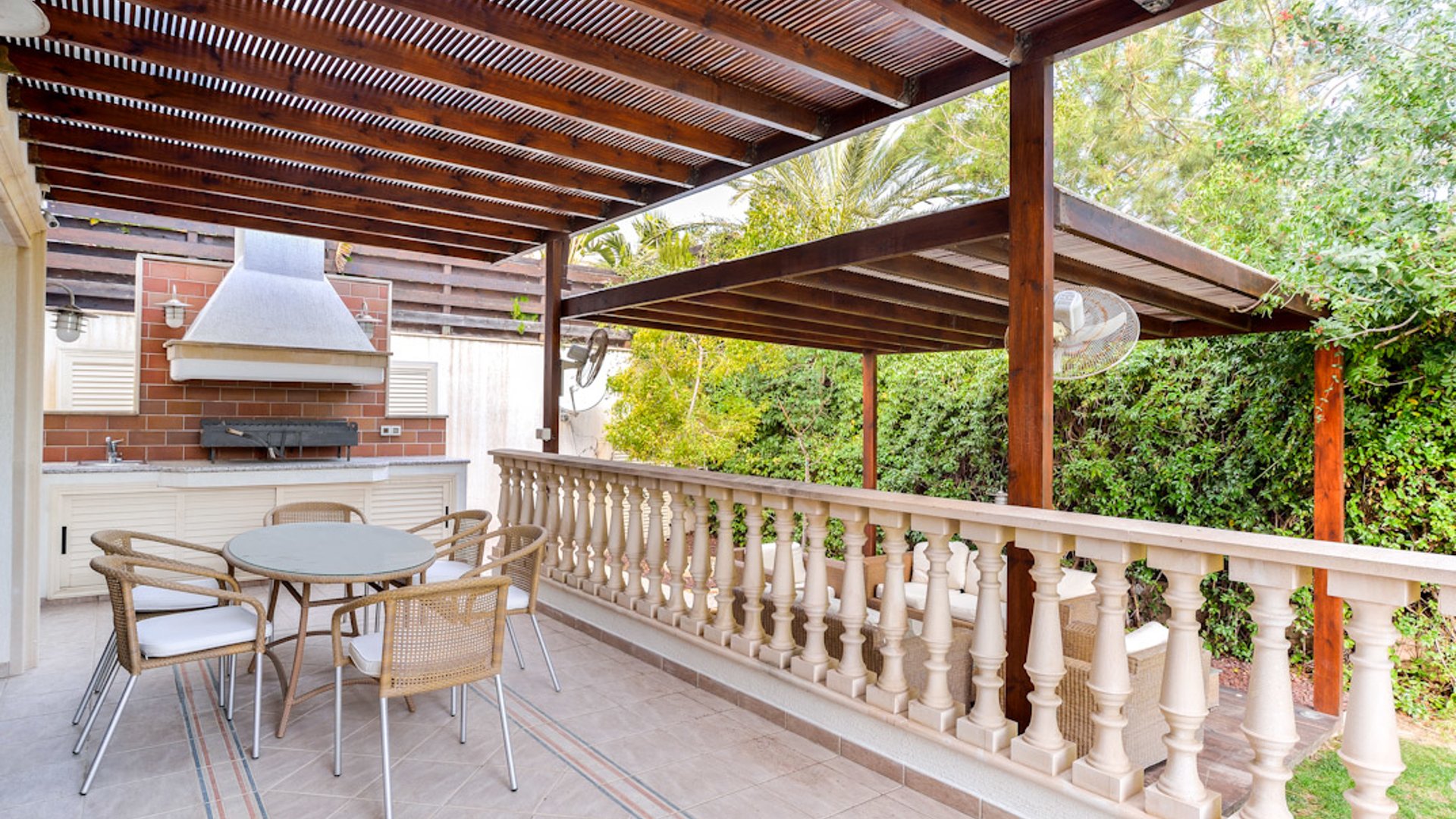 4 bedrooms Villa in Limassol, Cyprus No. 30841