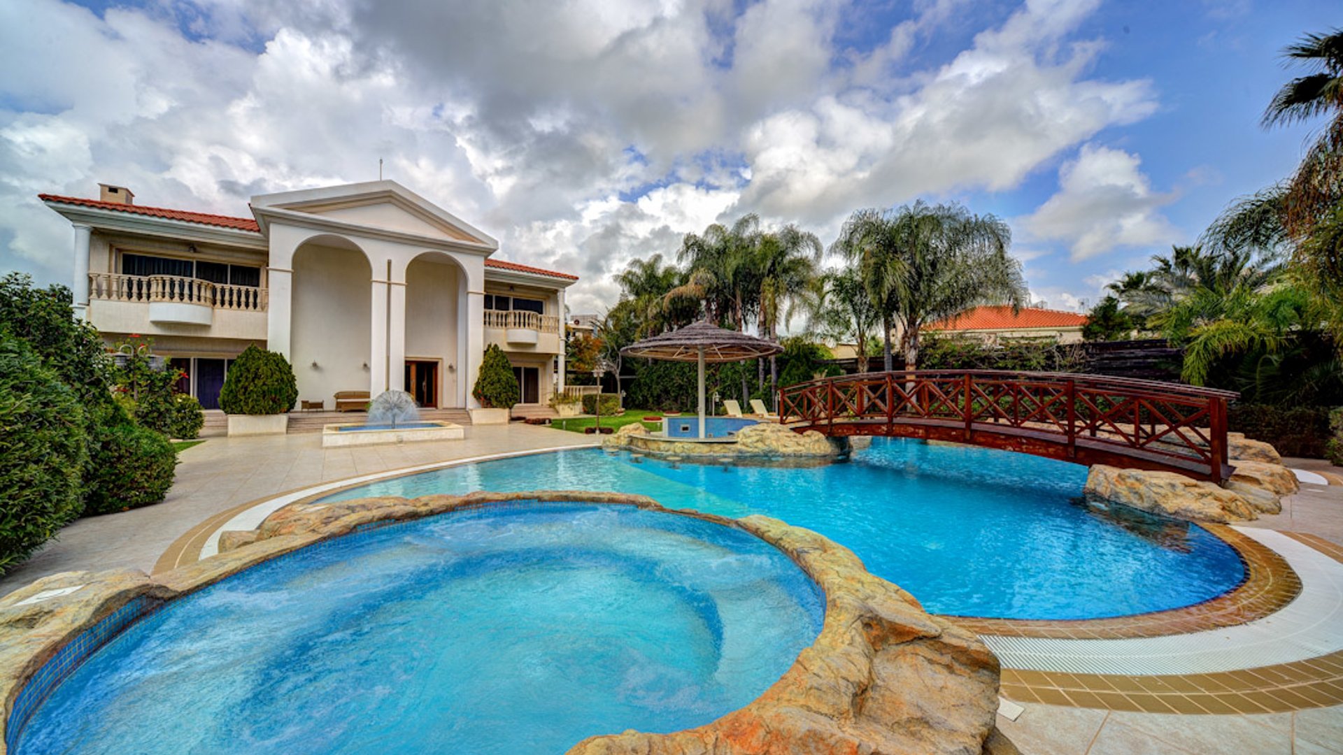 4 bedrooms Villa in Limassol, Cyprus No. 30841
